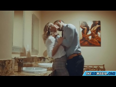 ❤️ Kad te prsata plavuša zavede u javnom zahodu Porno vk na hr.sexafinkarasskaz.ru ❌❤